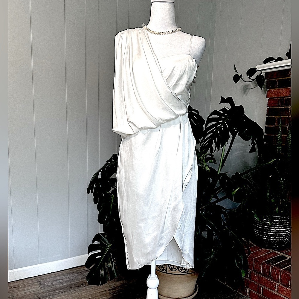 💥NWOT DO + BE Wrap style one shoulder Classy dress with side zipper excellent